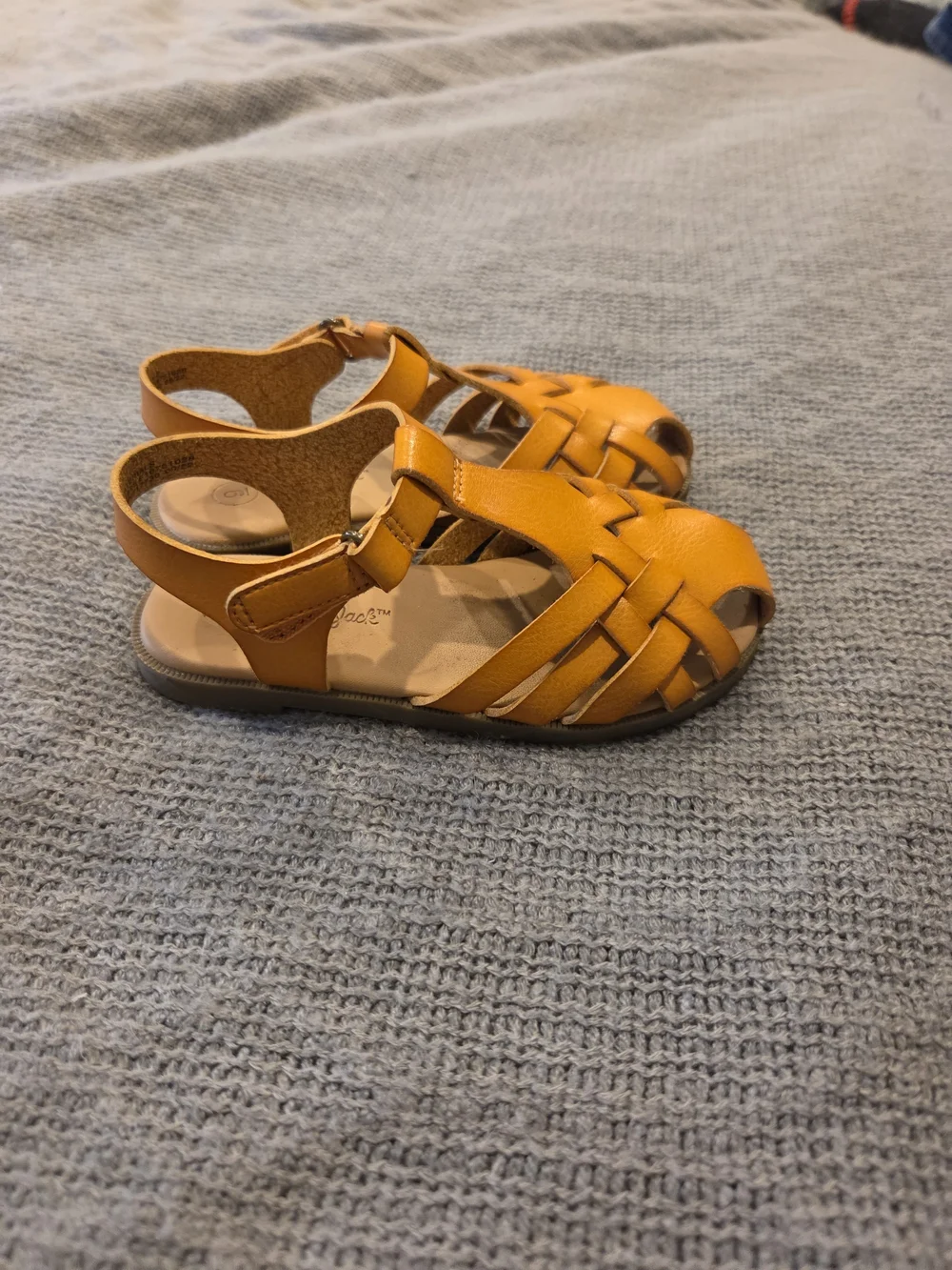 LIKE NEW || Cat & Jack || 9T || Huarache Style Sandals || Tan